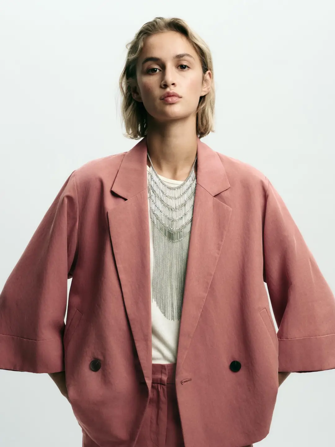 Timeless Elegance: Double-Breasted Blazer - 3