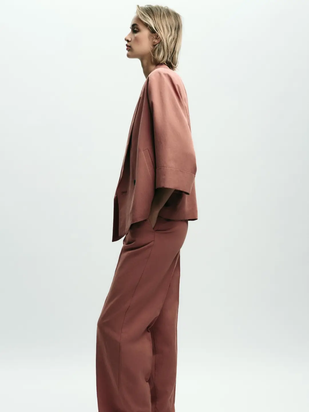 Timeless Elegance: Double-Breasted Blazer - 1